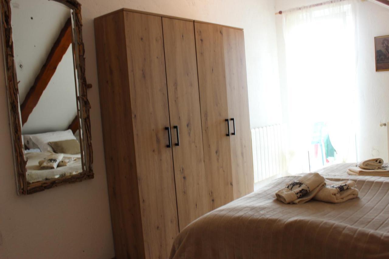Apartment Ajda Udbina エクステリア 写真
