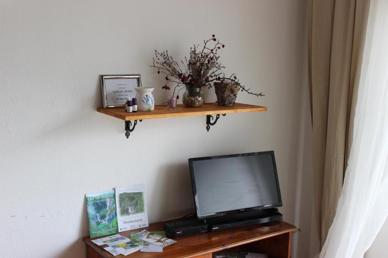 Apartment Ajda Udbina エクステリア 写真